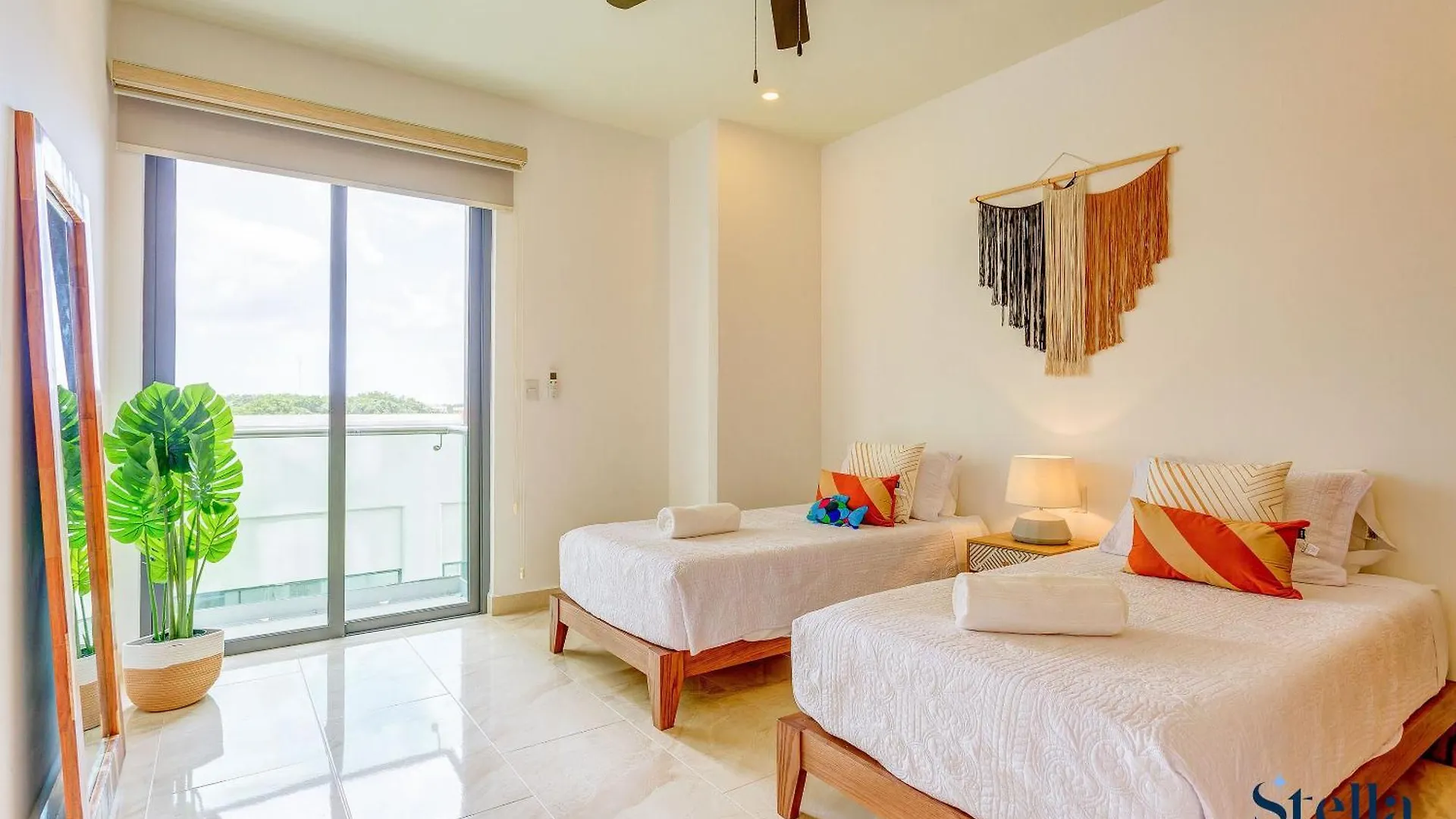 New Complex Resort Style With Amenities Near Downtown 7Min Playa del Carmen Holiday home