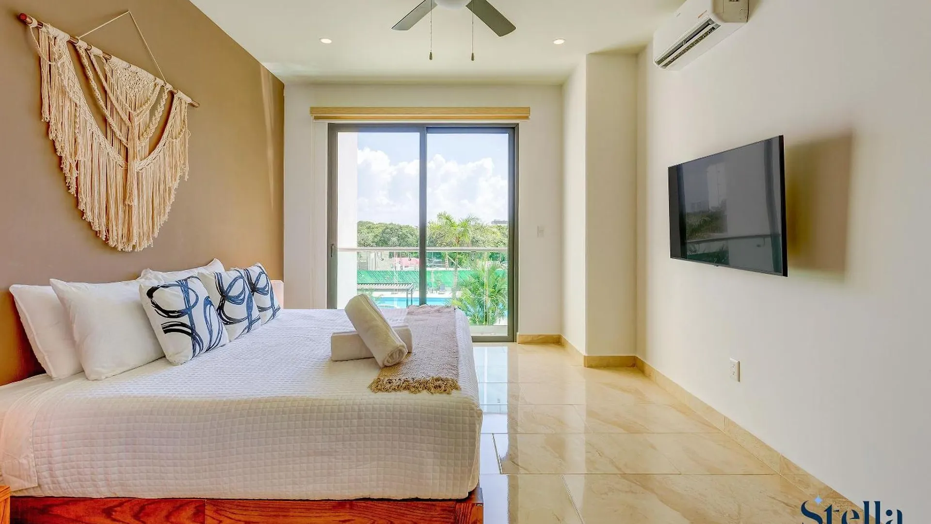 New Complex Resort Style With Amenities Near Downtown 7Min Playa del Carmen Mexico