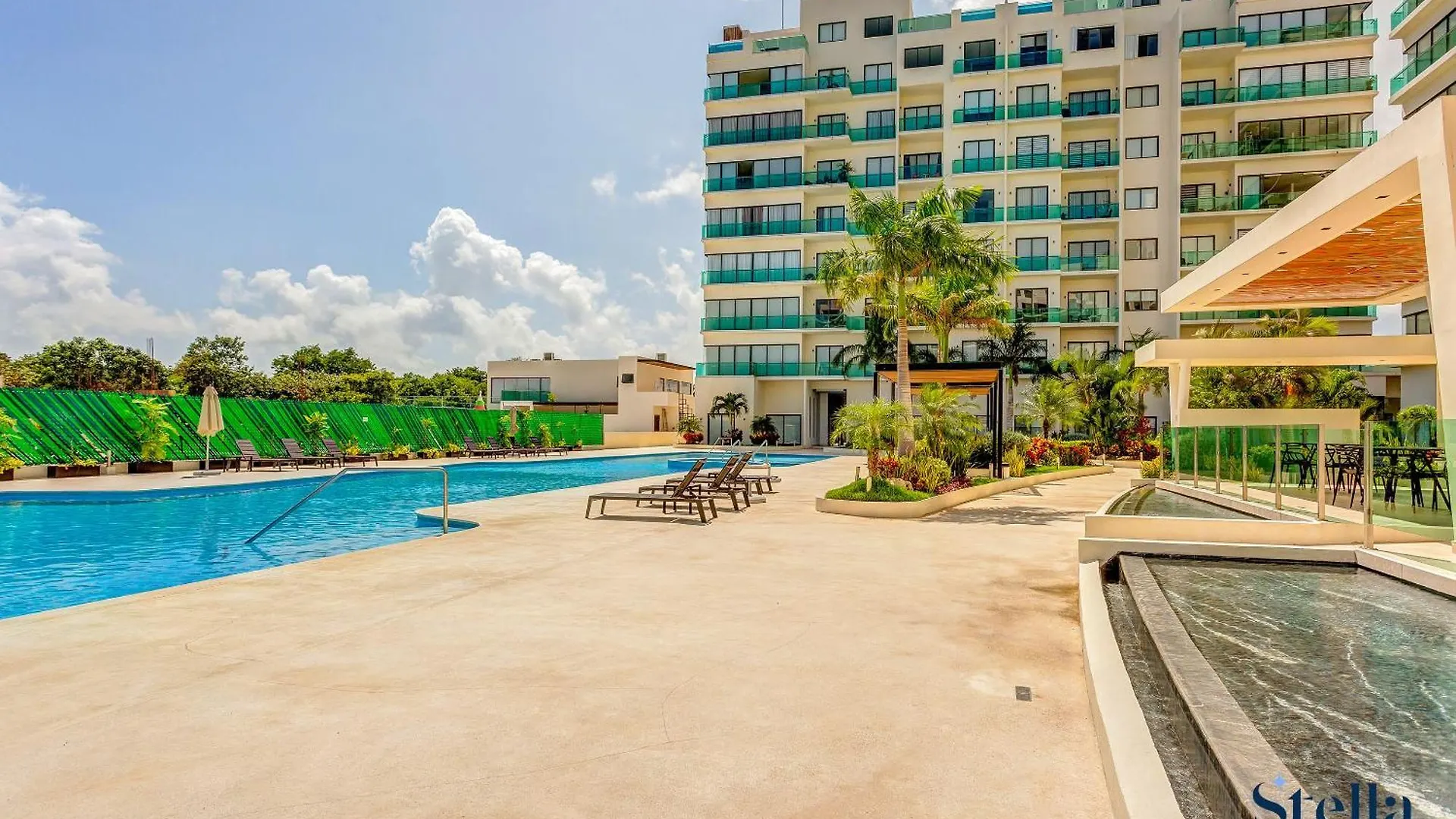 New Complex Resort Style With Amenities Near Downtown 7Min Playa del Carmen Holiday home