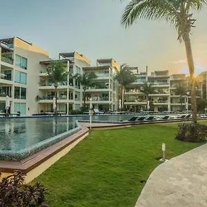 The Elements Oceanfront & Beachside Плая-дель-Кармен